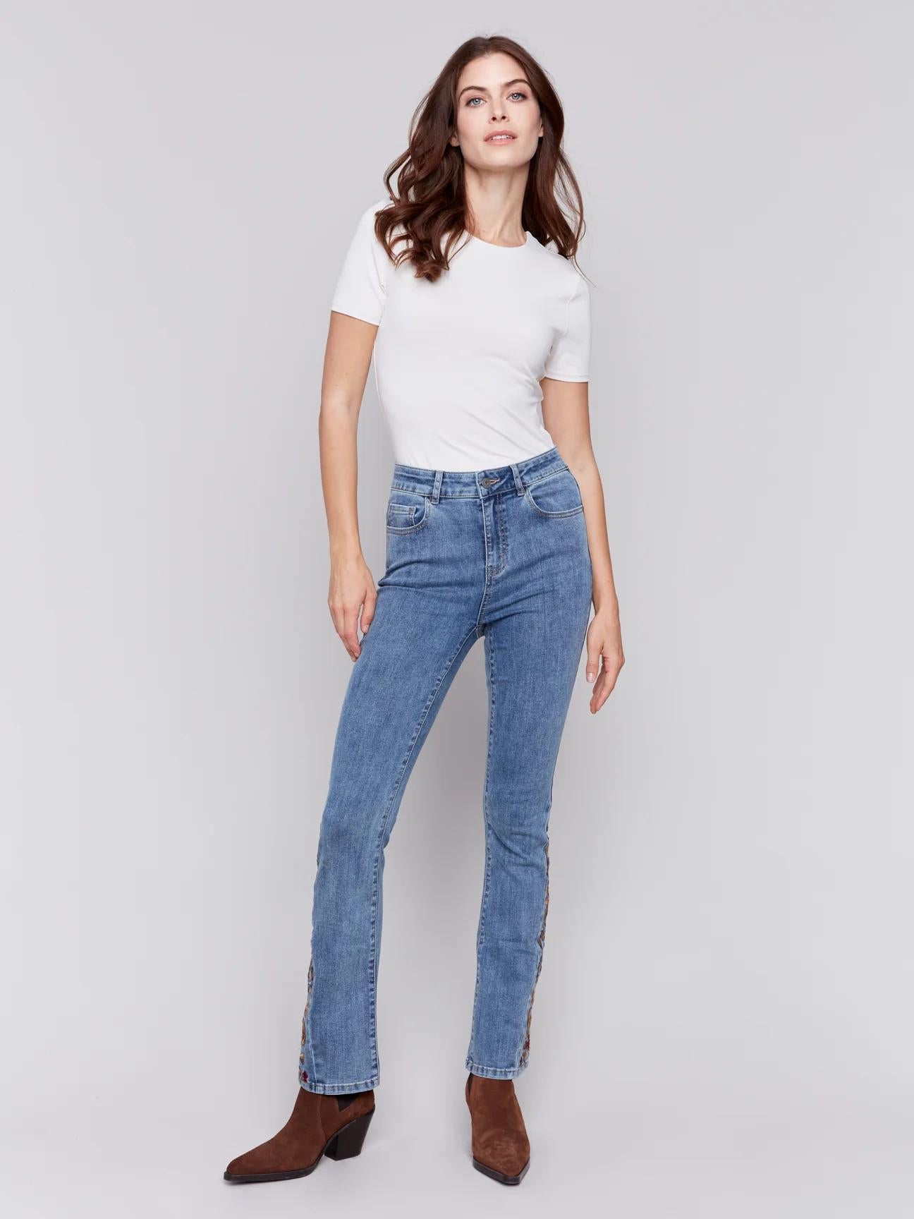 Bleu Moyen Floral Embroidery Jeans